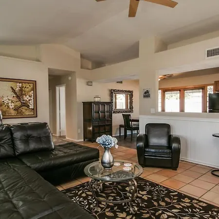 Scottsdale Kierland 3 Bdrm With Sparkling Pool